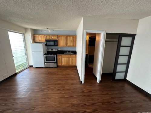 1442 Kewalo St, Honolulu HI  96822-4177 exterior
