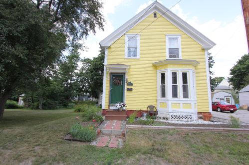 8 Earle St, Lisbon, ME 04252-1708