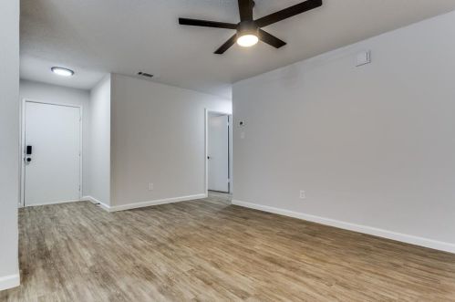 1026 Shorecrest Dr, Garland TX  75040-6634 exterior