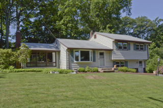 20 Stone Hill Rd, Dover, NJ 07869-2609