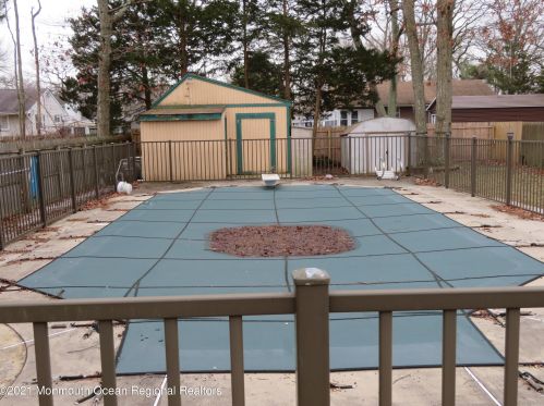208 Laurel Dr, Berkeley Township, NJ 08721-1030