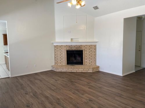 833 Springfield Dr, Cedar Hill TX  75104-7517 exterior