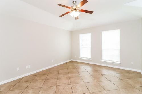 8120 Raleigh Dr, Fort Worth TX  76123-2085 exterior