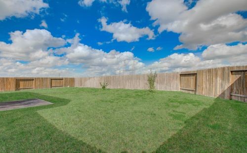 5611 Jay Thrush Dr, Richmond TX 77407 exterior