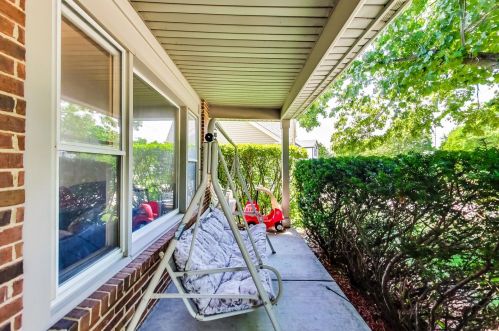 495 Satinwood Ter, Buffalo Grove, IL 60089-4623