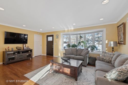 1030 Springfield Ave, Bannockburn, IL 60015-3031