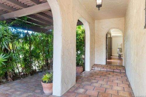 4678 Kahala Ave, Honolulu HI  96816-5211 exterior