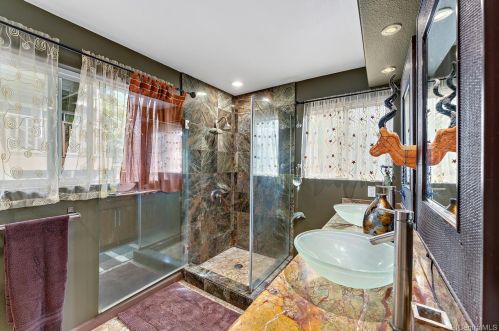 3618 Alani Dr, Honolulu HI  96822-1414 exterior