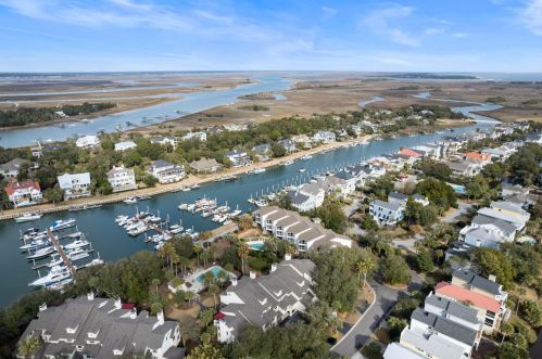 406 Yacht Harbor Ct, Isle Of Palms SC  29451 exterior