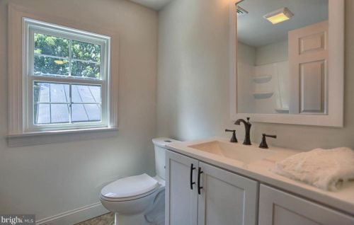 1604 Pine Rd, Carlisle PA  17015-9324 exterior