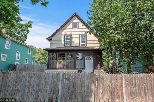 445 Fry St, Saint Paul, MN 55104-3706