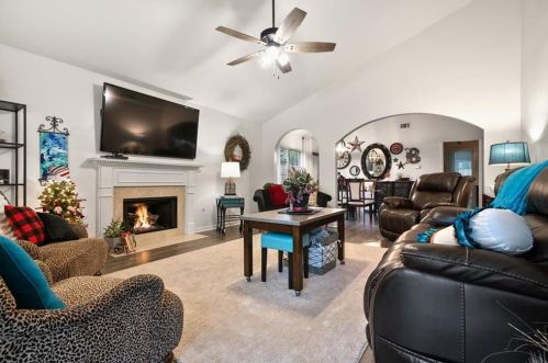 123 Stoneforest Dr, Holly Springs GA  30189-2554 exterior