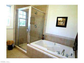 915 Colley Ave, Norfolk VA  23507-1628 exterior