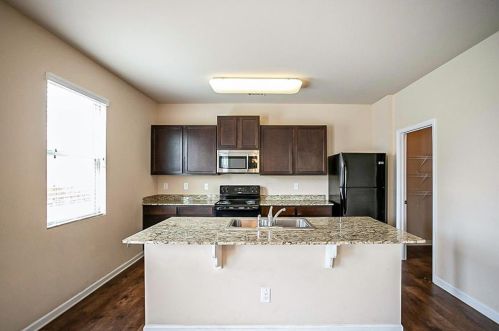 1768 Wood Stork Dr, Hampton, GA 30228-5305
