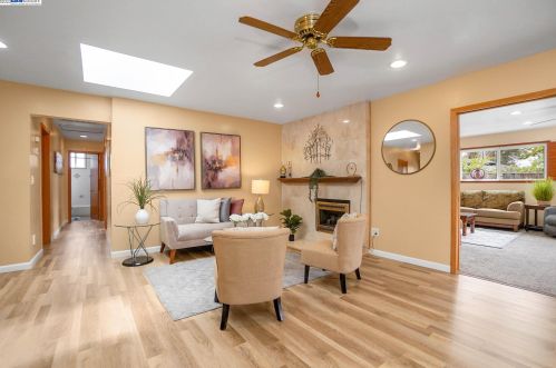 31275 Hershey Way, Hayward, CA 94544-7537