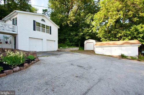 5951 Harmony Grove Rd, York, PA 17315-3031