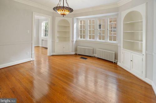 8119 Flower Ave, Silver Spring MD 20912-6646 exterior