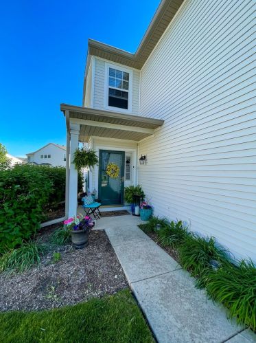 6922 Clearwater Dr, Plainfield, IL 60586-1771