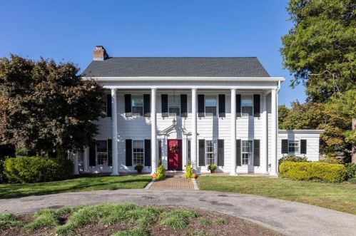 11 Elm St, Westerly, RI 02891-2125
