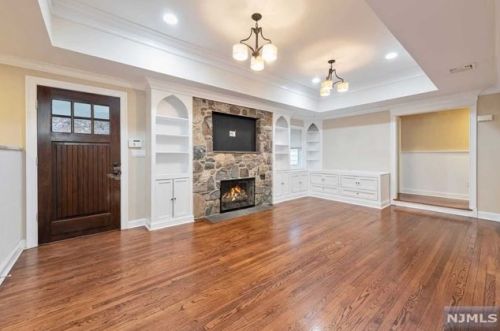 554 Morningside Rd, Ridgewood, NJ 07450-1433