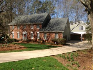 195 Mountain Brook Dr, Marietta, GA 30064-2046
