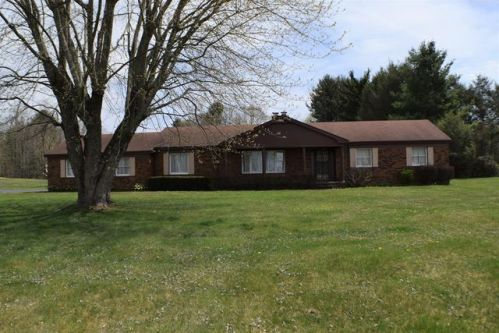 112 Stanley Rd, Beckley, WV 25801-8019
