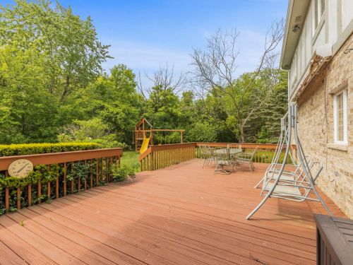 8815 Aintree Ln, Willowbrook IL  60527-8392 exterior