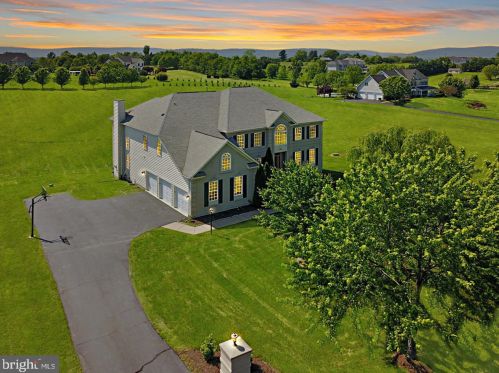 16821 Falconhurst Dr, Purcellville, VA 20132-9651