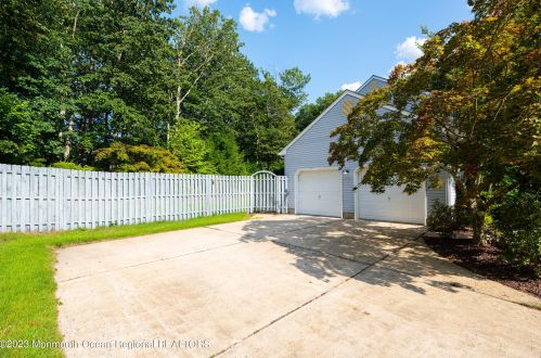 20 Bittersweet Dr, Jackson Twp, NJ 08527-4922