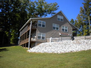 1020 Eastridge Dr, Byrdstown, TN 38549-4477