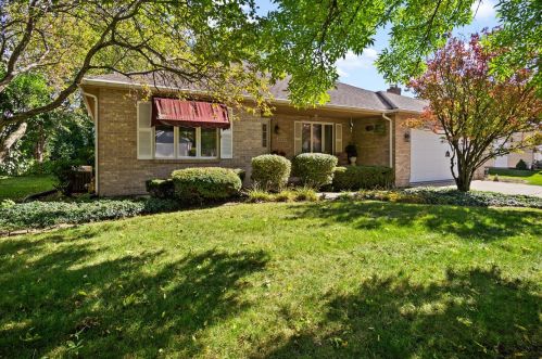1222 Averill Dr, Batavia, IL 60510-3596