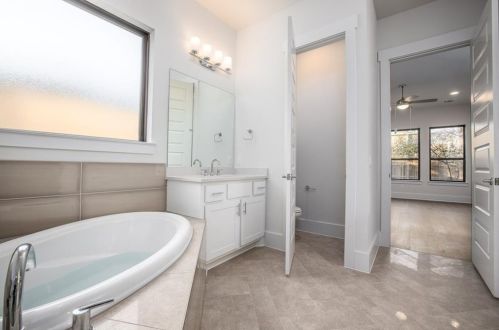 2011 Belford Dr, Austin TX  78757-8207 exterior