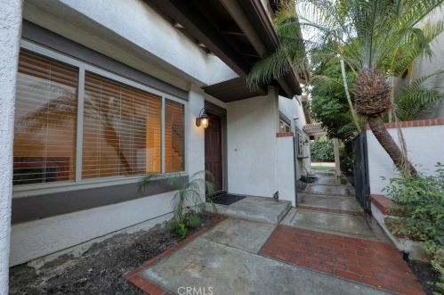 30 Rossano, Irvine CA  92620-2549 exterior