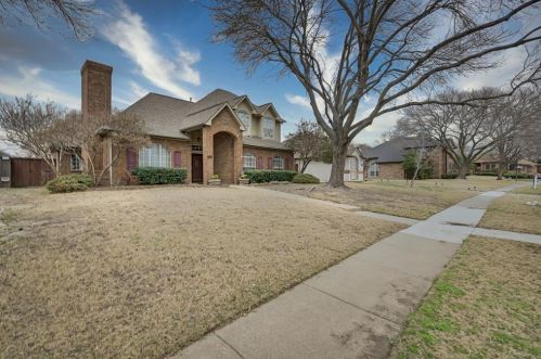 4213 Harvest Hill Rd, Carrollton TX  75010-4112 exterior