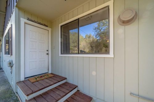 19076 North Dr, Jamestown, CA 95327-9613