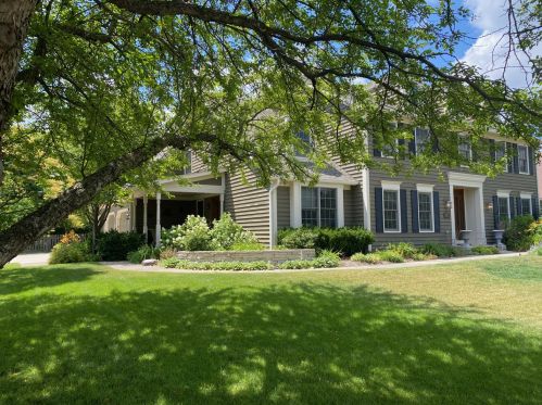 527 Quail Dr, Naperville, IL 60565-4169