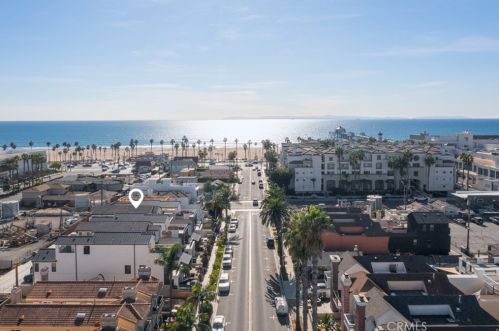 226 2nd St, Huntington Beach, CA 92648-5177