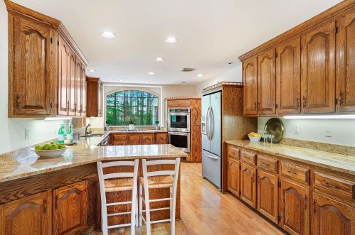 17 Koper Ln, Pelham, NH 03076-2610