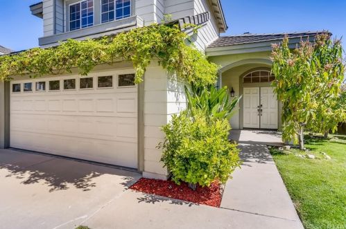 17568 Mountain Ct, Riverside, CA 92503-6569