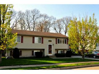 41 Emily Ln, Warwick, RI 02886-4527