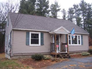 40 Adelaide St, Hudson, NH 03051-4357