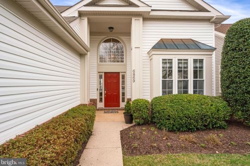 6869 Saddle Run Way, Gainesville, VA 20155-3028