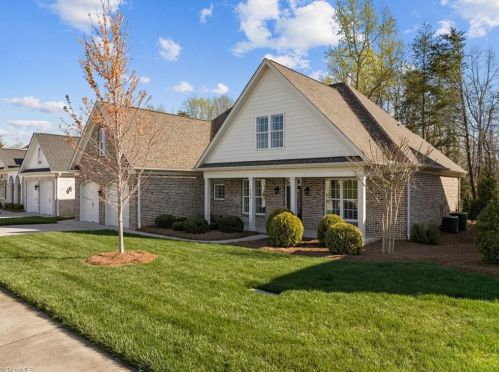 6208 Bedstone Dr, Greensboro, NC 27455