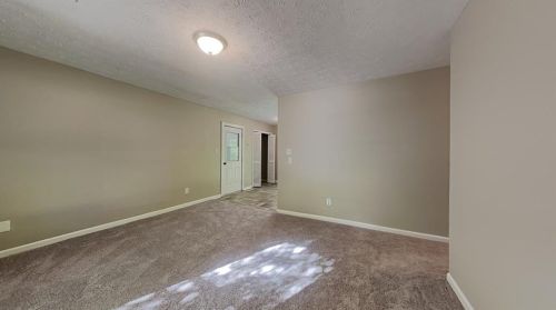 570 Lakeridge Cir, Conyers, GA 30094-2639