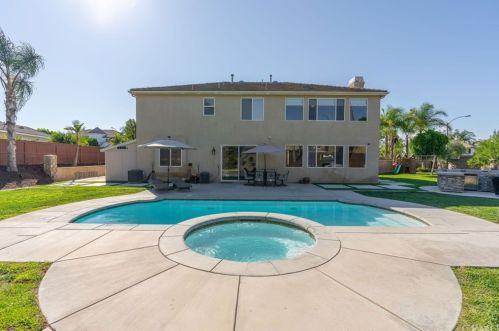 17426 Half Moon Ct, Riverside CA  92503-7055 exterior
