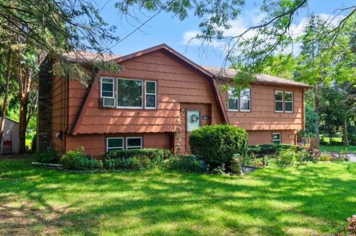67 Old Country Ln, Milford, CT 06461-1657