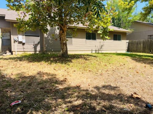 8905 Curlew Dr, Austin TX  78748-5136 exterior