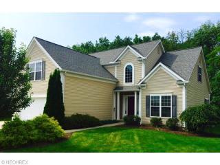 585 Dover Dr, Aurora, OH 44202-7898