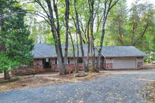 1820 Cable Rd, Snowline Camp, CA 95709-9604