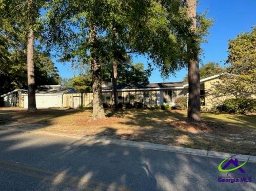 214 Deerwood Cir, Warner Robins, GA 31088-4304